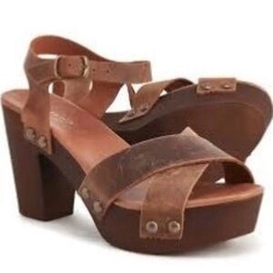 Mila Paoli Tan Leather Platform Heels